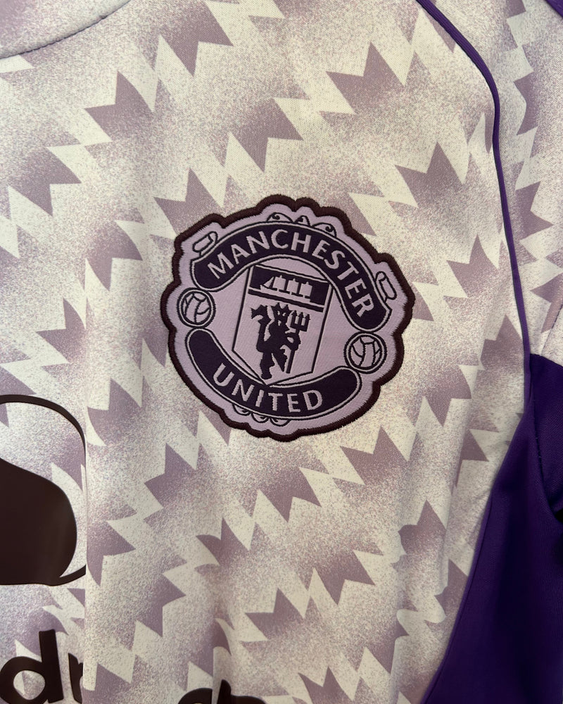 MANCHESTER UNITED MAILLOT CONCEPT 2025/2026