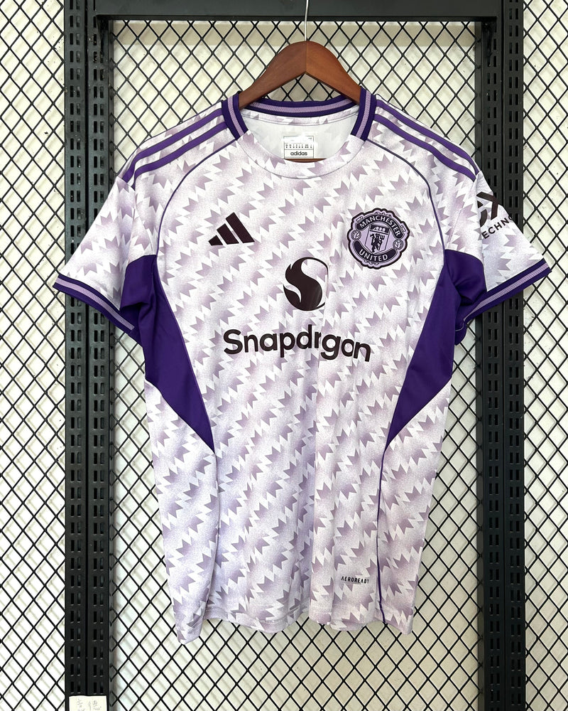 MANCHESTER UNITED MAILLOT CONCEPT 2025/2026