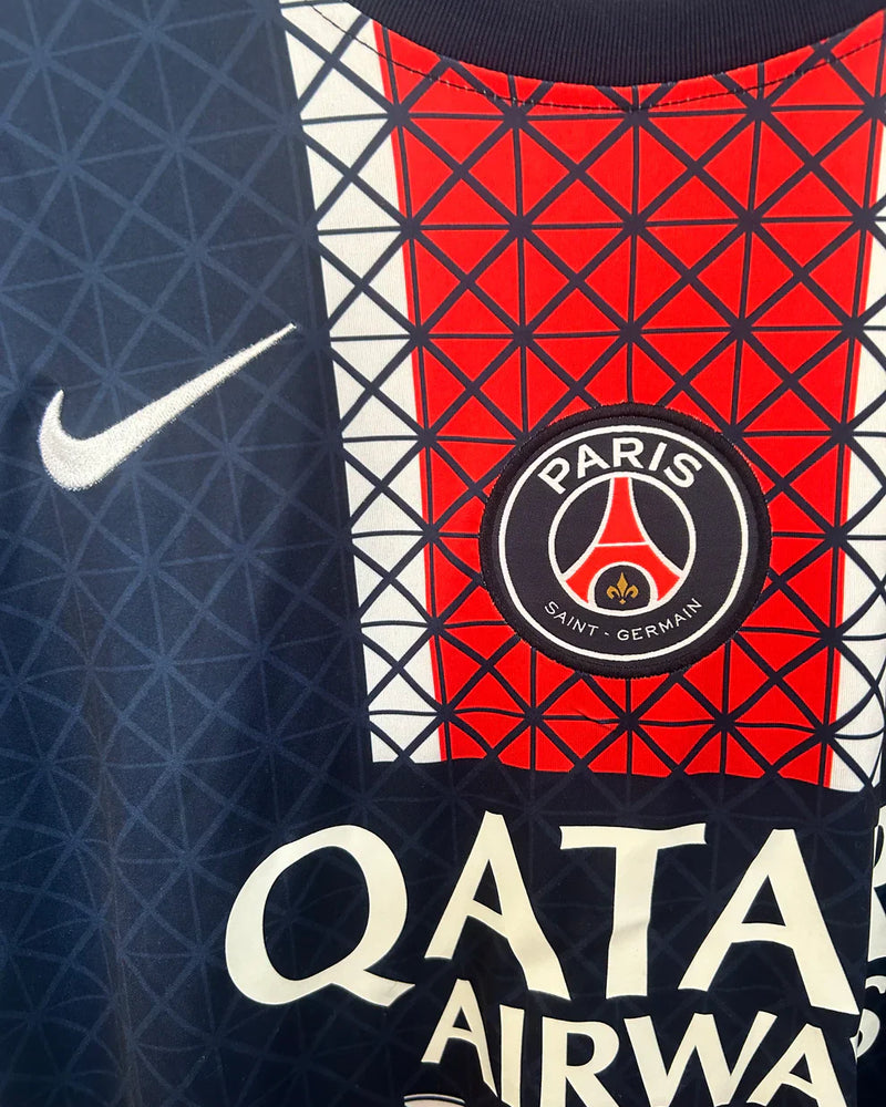 PARIS SAINT GERMAIN MAILLOT CONCEPT 2025/2026