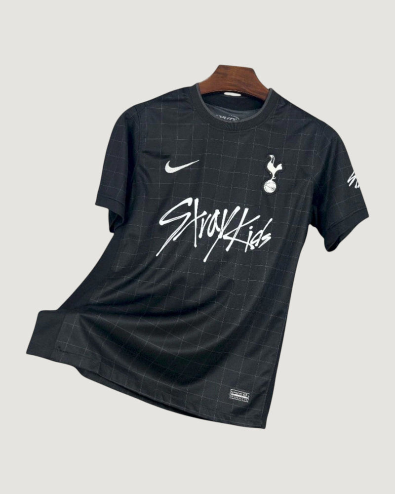 TOTTENHAM – MAILLOT CONCEPT 25/26 – NOIR STRAY KIDS
