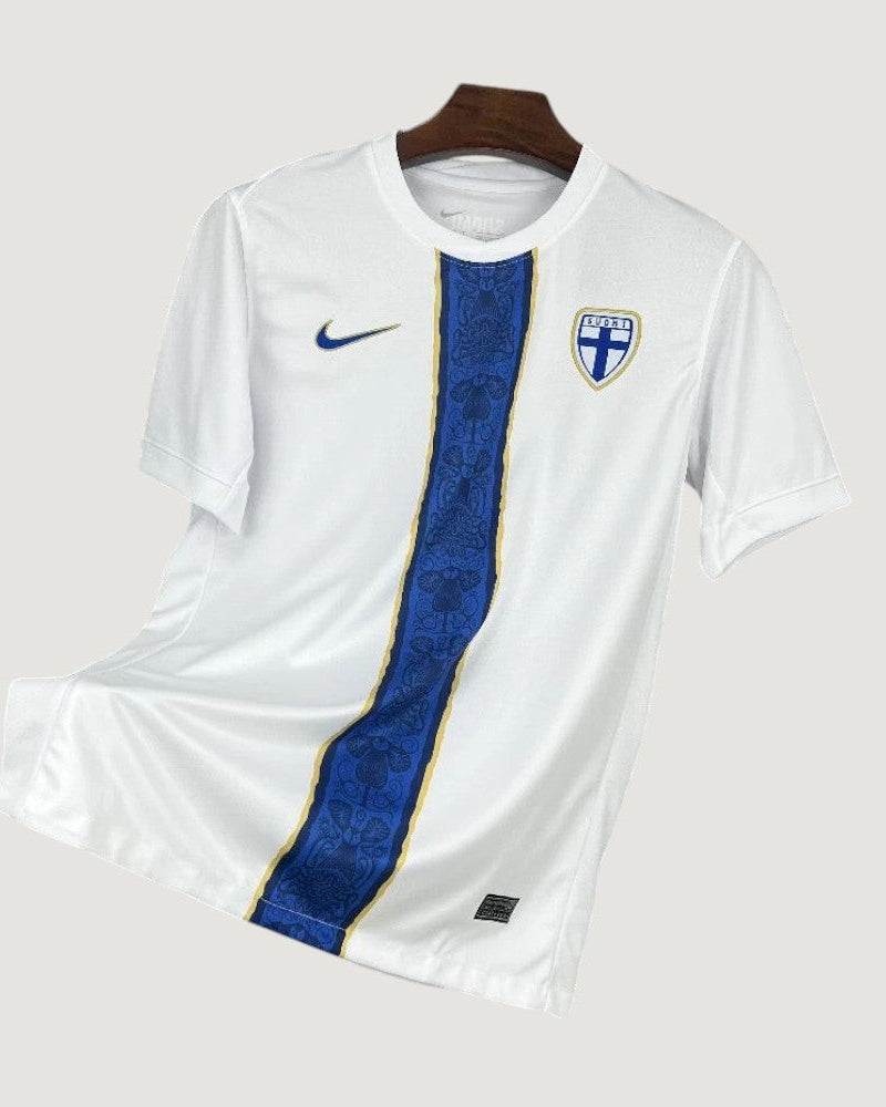 Finlande – Maillot Domicile 25/26 – Blanc & Bleu
